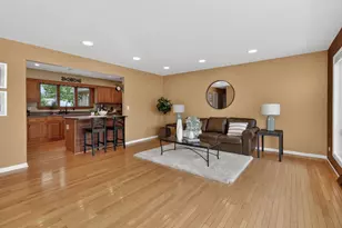 700 E Turner Ave, Roselle, IL 60172 - Photo 4