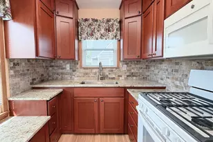 700 Warrior Dr, Round Lake Heights, IL 60073 - Photo 2