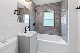 5002 W Gunnison St, Chicago, IL 60630 - Photo 6