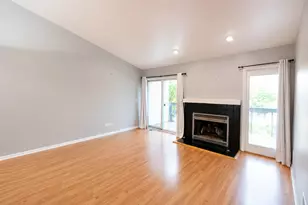 812 Maple Ln, Wheeling, IL 60090 - Photo 6