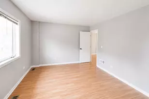 812 Maple Ln, Wheeling, IL 60090 - Photo 12