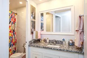 300 N State St, Chicago, IL 60654 - Photo 12