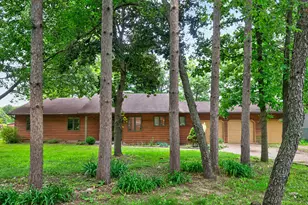 1006 N White Pine Dr, Dixon, IL 61021 - Photo 2