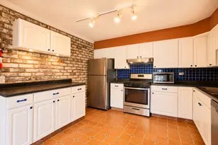 244 E Bailey Rd, Naperville, IL 60565 - Photo 4