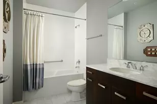 240 E Illinois St, Chicago, IL 60611 - Photo 18