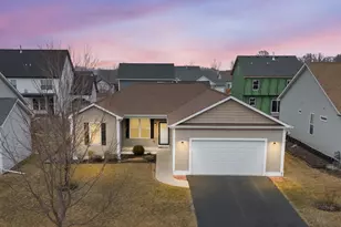 21 W Winterberry Ave, Cortland, IL 60112 - Photo 1