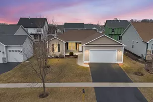 21 W Winterberry Ave, Cortland, IL 60112 - Photo 2