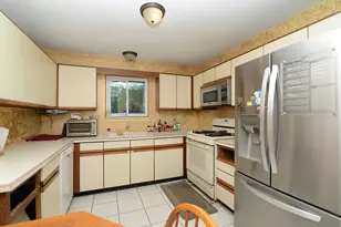 1810 Howe Ln, Hanover Park, IL 60133 - Photo 8