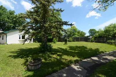 1810 Howe Lane, Hanover Park, IL 60133 - Photo 22