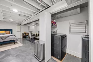1020 W Roscoe St, Chicago, IL 60657 - Photo 32