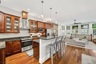 1020 W Roscoe St, Chicago, IL 60657 - Photo 12