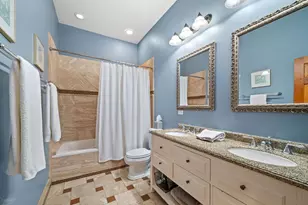 1020 W Roscoe St, Chicago, IL 60657 - Photo 20