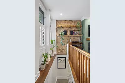 1020 W Roscoe Street #1W, Chicago, IL 60657 - Photo 8