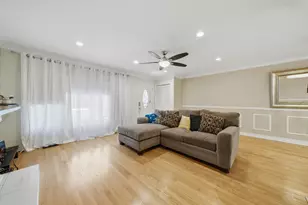 2922 W Nelson St, Chicago, IL 60618 - Photo 6
