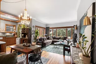 429 W Wellington Ave, Chicago, IL 60657 - Photo 2