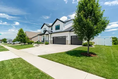 1304 Staghorne Way, Bloomington, IL 61705 - Photo 4