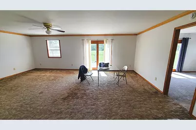 9830 Yorktown Road, Lyndon, IL 61261 - Photo 6