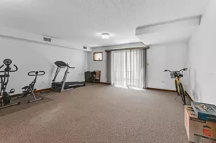 18224 Wentworth Ave, Lansing, IL 60438 - Photo 14