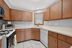 2020 N Stillwater Rd, Arlington Heights, IL 60004 - Photo 8
