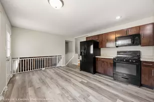 16388 Terry Ln, Oak Forest, IL 60452 - Photo 10