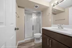 16388 Terry Ln, Oak Forest, IL 60452 - Photo 16