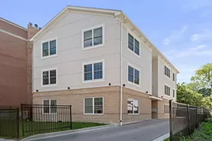7441 N Rogers Ave, Chicago, IL 60626 - Photo 1