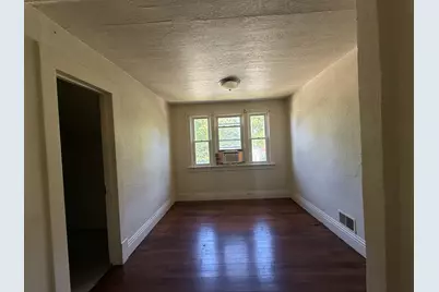 1355 S 7th Avenue, Kankakee, IL 60901 - Photo 6