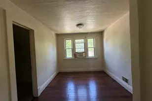 1355 S 7th Ave, Kankakee, IL 60901 - Photo 6