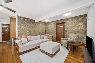 146 Clyde Ave, Evanston, IL 60202 - Photo 2