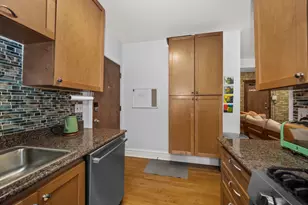 146 Clyde Ave, Evanston, IL 60202 - Photo 10