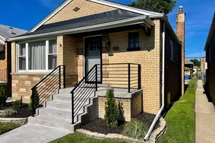 8739 S Bennett Ave, Chicago, IL 60617 - Photo 2