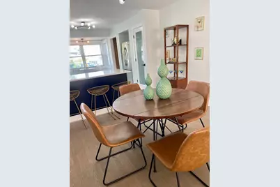 8739 S Bennett Avenue, Chicago, IL 60617 - Photo 6