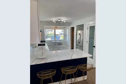 8739 S Bennett Avenue, Chicago, IL 60617 - Photo 8