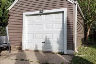 1826 Ohio Pkwy, Rockford, IL 61108 - Photo 2