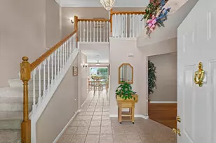 3208 Cherry Hills Dr, Champaign, IL 61822 - Photo 4