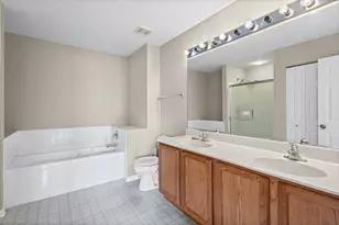 535 N Red Deer Rd, Round Lake, IL 60073 - Photo 10
