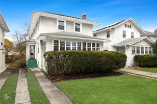 727 N Ridgeland Ave, Oak Park, IL 60302 - Photo 1