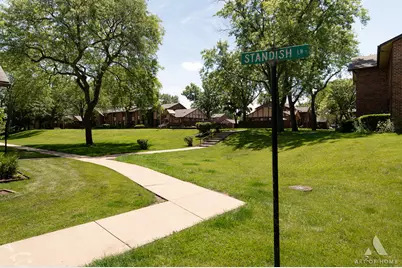 18W101 Standish Lane, Villa Park, IL 60181 - Photo 2