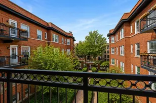 845 W Belle Plaine Ave, Chicago, IL 60613 - Photo 16