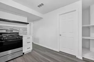 2152 W 21st St, Chicago, IL 60608 - Photo 4