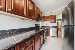 6121 N Hoyne Ave, Chicago, IL 60659 - Photo 10