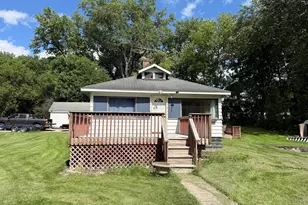 39495 N Forest Ave, Antioch, IL 60002 - Photo 1