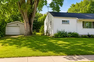2127 Indian Rd, Waukegan, IL 60087 - Photo 2