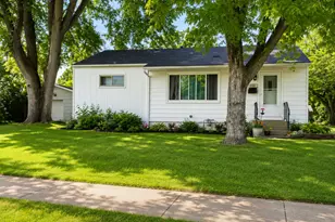 2127 Indian Rd, Waukegan, IL 60087 - Photo 4