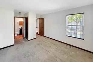 905 Abingdon Ct, Gurnee, IL 60031 - Photo 4