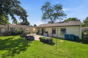 301 Sheldon Ave, Downers Grove, IL 60515 - Photo 14