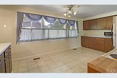 808 W Weathersfield Way, Schaumburg, IL 60193 - Photo 6