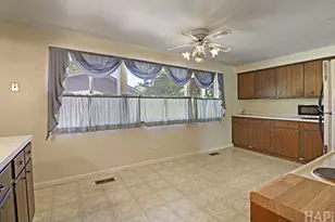 808 W Weathersfield Way, Schaumburg, IL 60193 - Photo 6