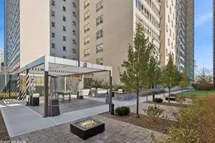 3950 N Lake Shore Dr, Chicago, IL 60613 - Photo 12