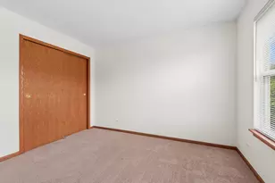 152 N Waterford Dr, Round Lake, IL 60073 - Photo 10